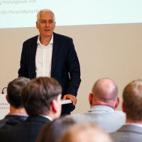 Amtchef Dr. Thomas Gruber bei seiner Laudatio Amtchef Dr. Thomas Gruber bei seiner Laudatio