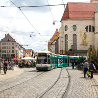 Straßenbahn in Augsburg © Shutterstock