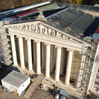 Luftbild der Glyptothek mit sanierter Fassade © StMB