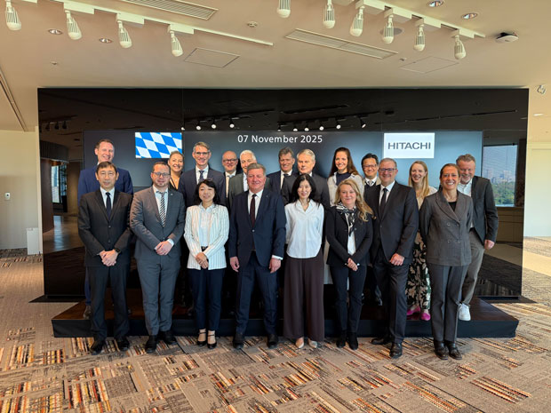 Gruppenbild mit Männern und Frauen