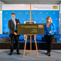 Eröffnung des neuen Dienstsitzes des StMB in Augsburgv.l.n.r.: Ministerpräsident Dr. Markus Söder, Bauministerin Kerstin Schreyer © Joerg Koch